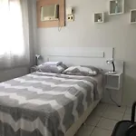 Apt. Completo Em Recife, Boa Viagem - 2 Qts - P/ 5 Pessoas - 200M Da Praia